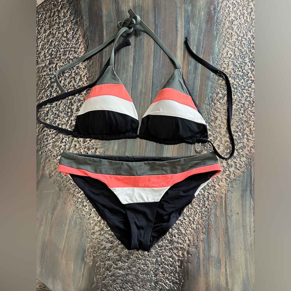 BECCA Mia Circuit color block bikini top D bottom small. Stripe